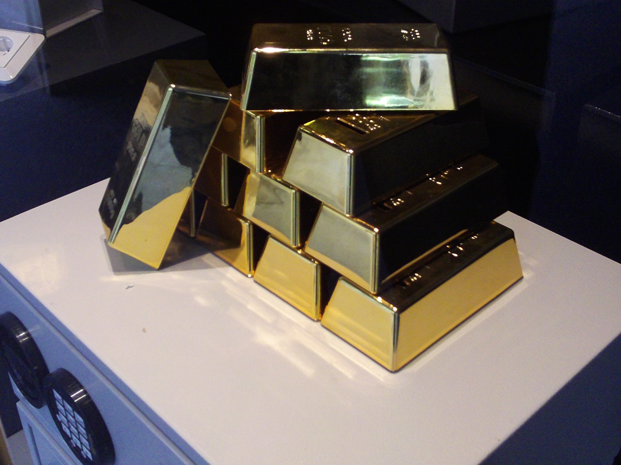 Symbolika złota jako wyraz luksusu i⁤ bogactwa
